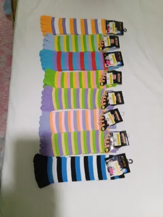 Calcetines divertidos con dedos a rayas