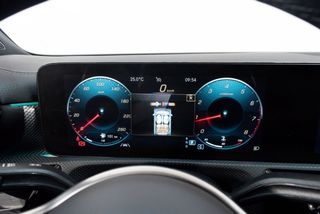 Mercedes CLA 200 1332 GASOLINA 160 5P