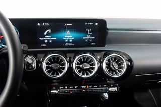 Mercedes CLA 200 1332 GASOLINA 160 5P