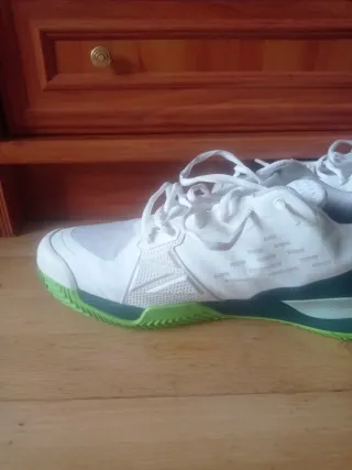 Deportivas Wilson Blancas y Verdes