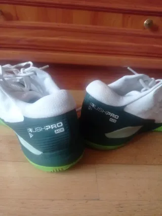 Deportivas Wilson Blancas y Verdes