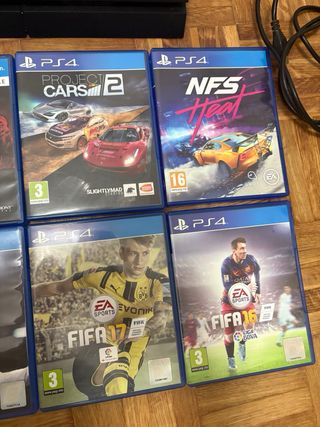 Consola PS4 + 8 Juegos
