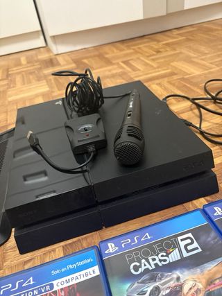 Consola PS4 + 8 Juegos