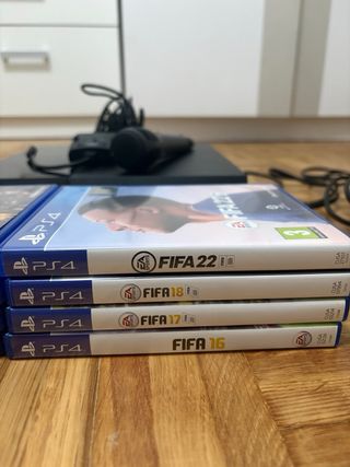 Consola PS4 + 8 Juegos