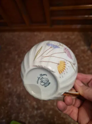 Juego de té porcelana Santa Clara. Floral dorado