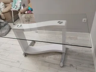 Mesa moderna cristal y metal