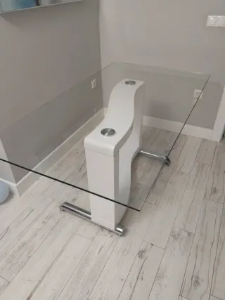 Mesa moderna cristal y metal