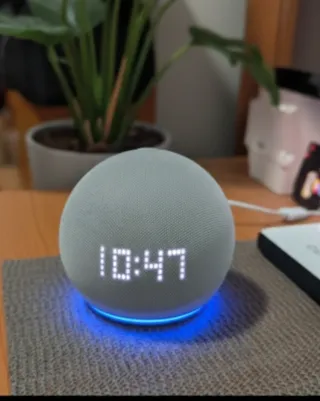 Echo Dot Orologio 5a Gen Bianco Ghiaccio