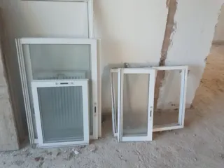 Ventanas aluminio con mallorquinas