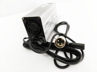 Cargador bicicleta eléctrica 48V 54,6V-2A 3 pines