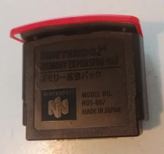 Nintendo 64 + Expansión Pak + juego y cables