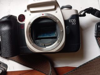 Cámara Canon EOS 50 + funda