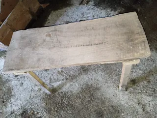 Banco de madera rústico para restaurar