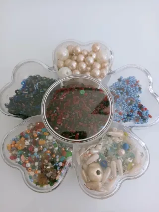 Broches, cierres y cuentas para bisutería