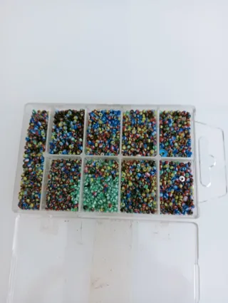 Broches, cierres y cuentas para bisutería