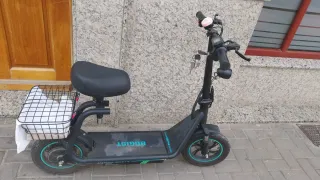 Patinete eléctrico con asiento