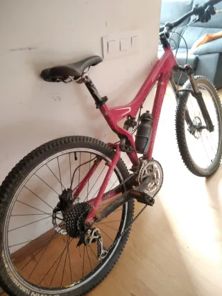 Bicicleta de Montaña Roja