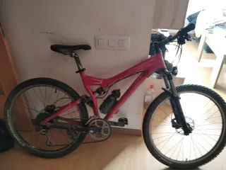 Bicicleta de Montaña Roja