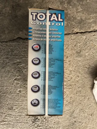 Antena TV TOTAL Control Amplificada Interior
