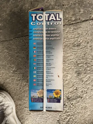 Antena TV TOTAL Control Amplificada Interior