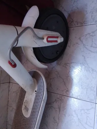 2 Patinetes Xiaomi (uno sin rueda)