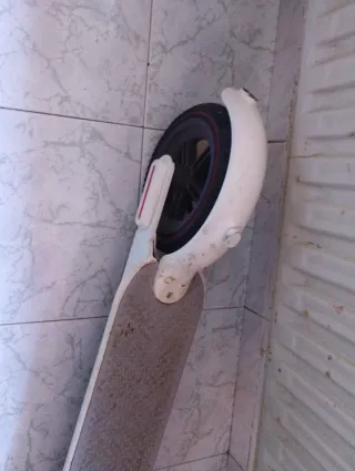 2 Patinetes Xiaomi (uno sin rueda)