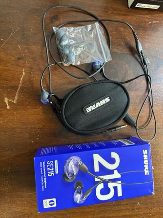 Shure MV88+ Video Kit y Auriculares SE215