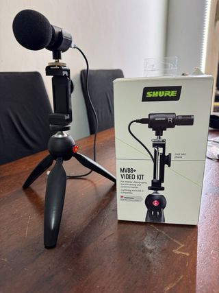Shure MV88+ Video Kit y Auriculares SE215