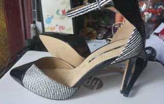 Zapatos de tacón Zara Rayas