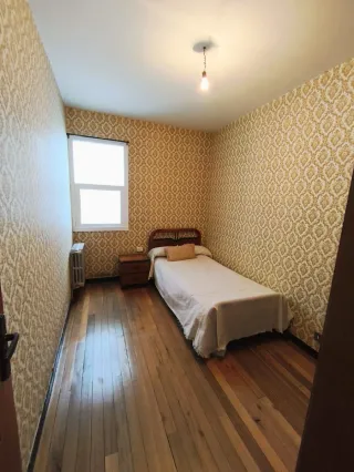 Piso de 4 habitaciones en Lugo