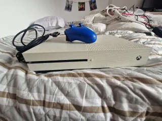 Xbox One S + Mando Azul