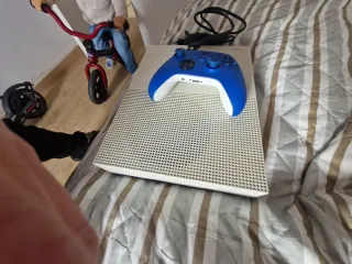 Xbox One S + Mando Azul