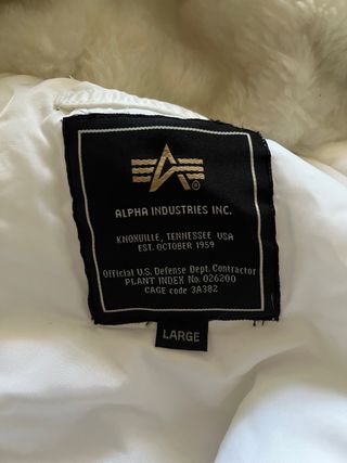 Chaqueta Alpha Industries N3B Blanca.