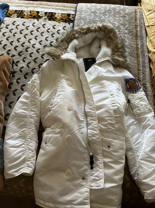 Chaqueta Alpha Industries N3B Blanca.