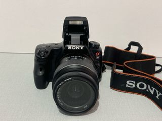 Cámara Sony Alpha-37 + 2 objetivos