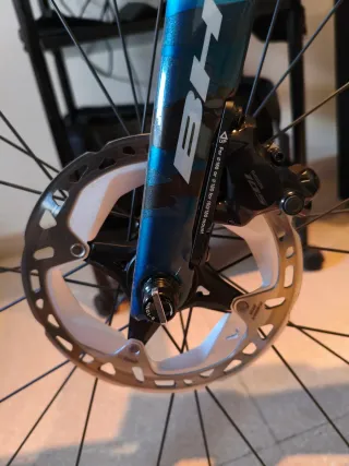 Bicicleta de carretera BH aerolight