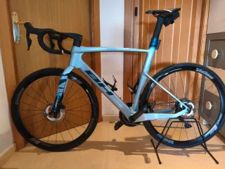 Bicicleta de carretera BH aerolight