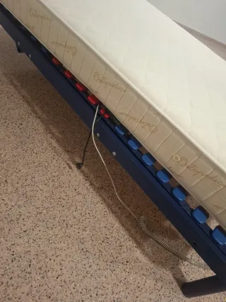 Cama articulada eléctrica con mando