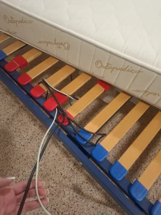 Cama articulada eléctrica con mando