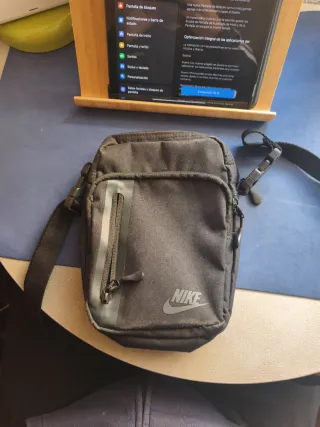 Riñonera Nike Negra