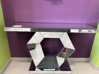 Consola de cristal estilo glam