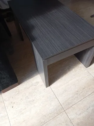 Mesa de salón moderna