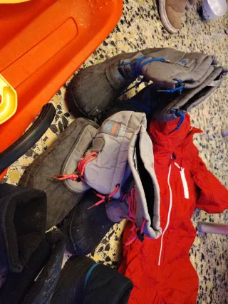 Pack Nieve: Mono, Trineo, Pala y Botas