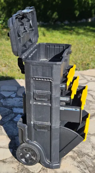 Caja de herramientas Stanley 3 en 1 con ruedas