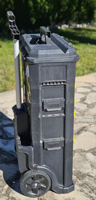 Caja de herramientas Stanley 3 en 1 con ruedas
