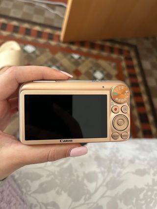 Cámara Canon Digital Compacta Dorada