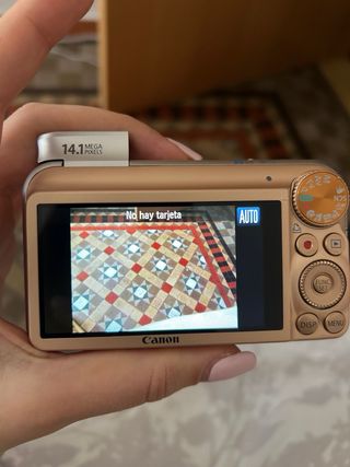 Cámara Canon Digital Compacta Dorada