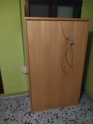 Vitrina de comedor de madera y cristal