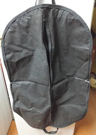 Bolsa/funda para guardar trajes