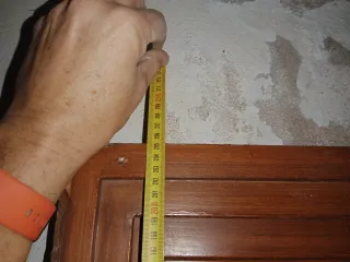 Puerta de seguridad con cerradura